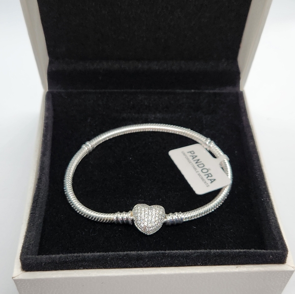 Pandora Moments Sparkling Heart Crown Claps Snake Chain Bracelet Size 6.7 inches - Picture 2 of 9